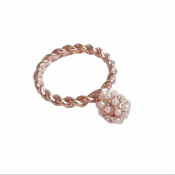 Dainty Pearl Cluster Ring - Picture 1 of 7